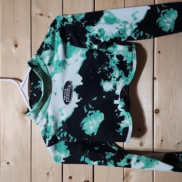 No Fear X H&M Green Long Sleeve Crop Top Size Medium - Picture 2 of 6